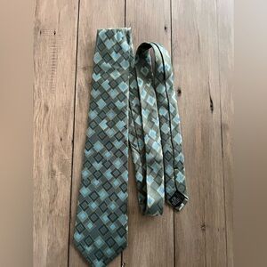 Geoffrey Beene Silk Neck Tie
